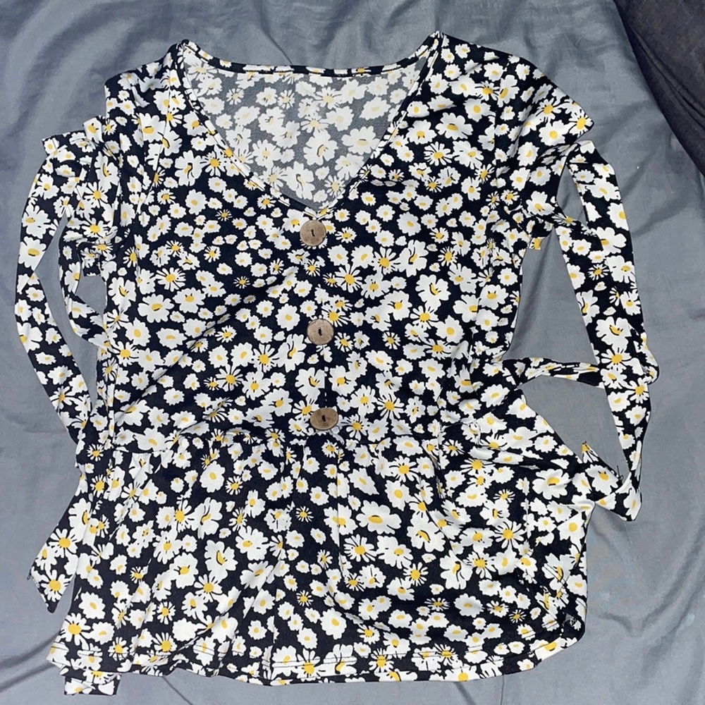 daisy shirt